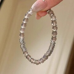 【優しい清冷】精巧な天然の白い月の光水晶の手串は彼女に白いアクセサリーのブレスレットを送ります。