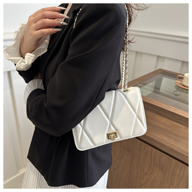 Single Shoulder Crossbody Bag Image 3