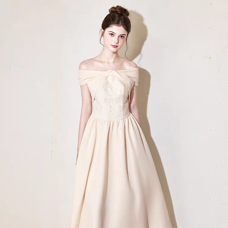 Champagne-Colored Off-Shoulder Gown for Women, High-End Engagement Toast Dress, Bridal Wedding Satin High-End Banquet Daily Wear