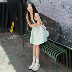 小柄な気質の女性のためのUネックサスペンダードレス夏の新しいフレンチファッションフラワースカート甘いホットガールショートスカート