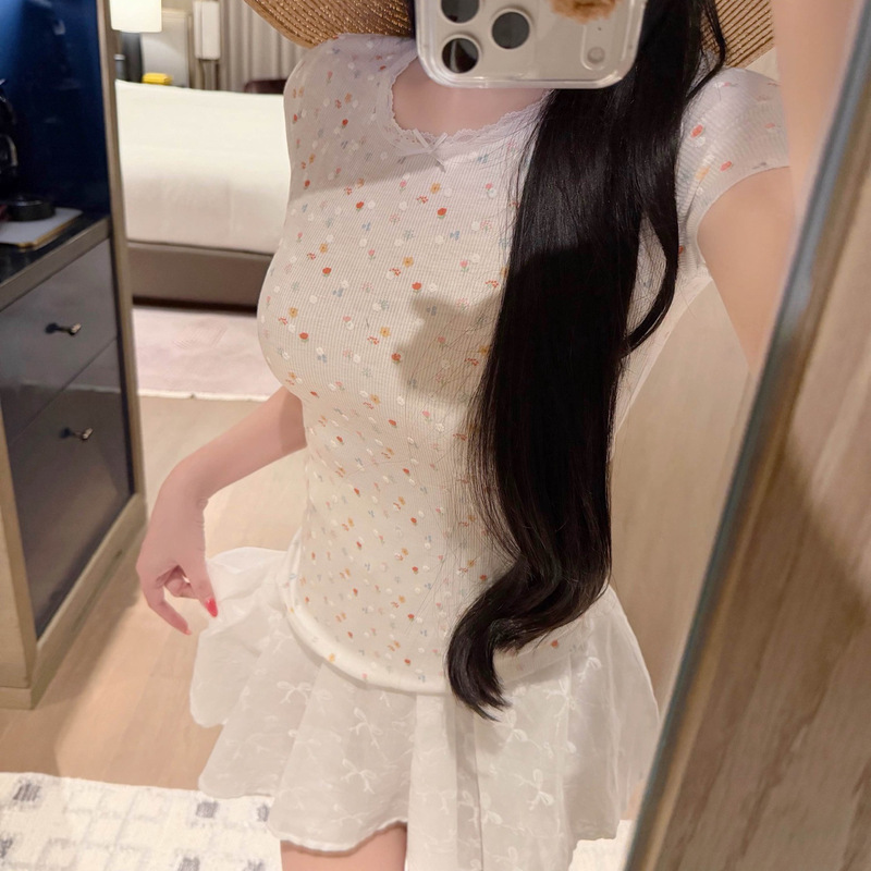 Pure Desire Style Floral Lace Trim Bow Short-Sleeve T-Shirt for Women, Sweet Girl Youthful Slim-Fit Flattering Gentle Top Pure Desire Style Floral Lace Trim Bow Short-Sleeve T-Shirt for Women, Sweet Girl Youthful Slim-Fit Flattering Gentle Top