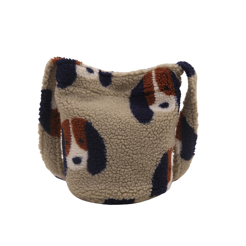 La versión coreana de otoño y invierno del nuevo material de lana de gran capacidad de la bolsa de mujer de viaje de viento perezoso de un solo hombro inclinado de la moda