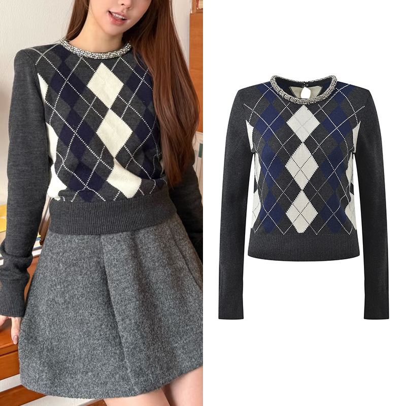 2025秋冬新款钻饰圆领撞色菱格气质时尚减龄百搭针织衫套头上衣女