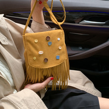 磨砂绒面复古时尚包包女新款潮搭流西部纽扣装饰苏斜挎包年流行包
