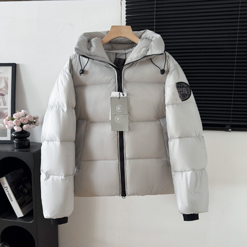 2026 Canada Goose Glossy Hooded Down Jacket Black Unisex Loose Fit Warm Puffer Coat 2252