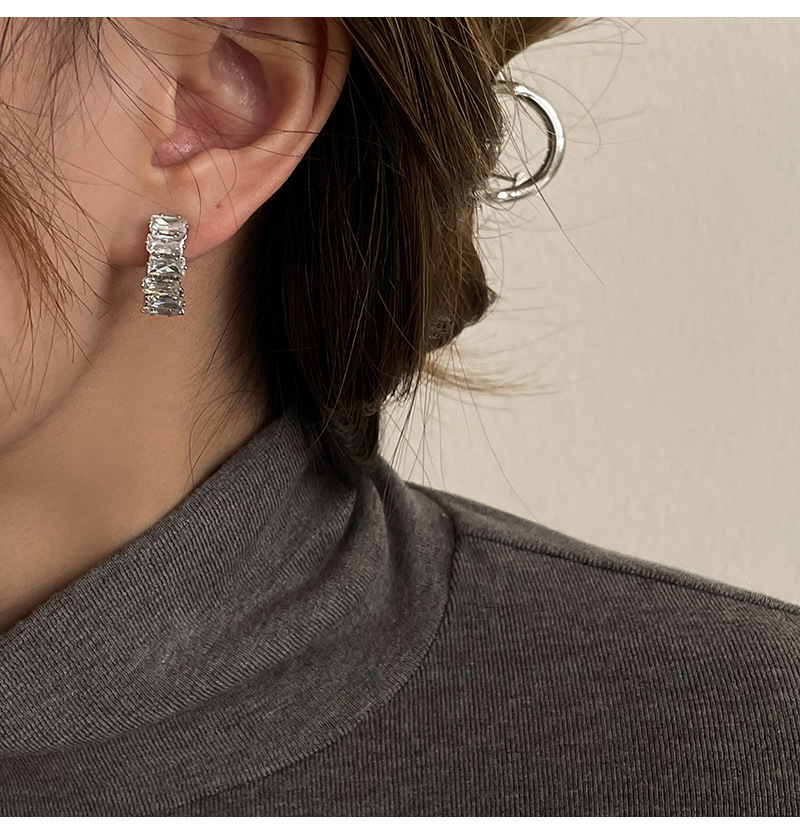 Orecchini curvi in zircone squisito in argento puro di alta qualità per le donne nel 2022, clip versatili alla moda e alla moda_voghion.com