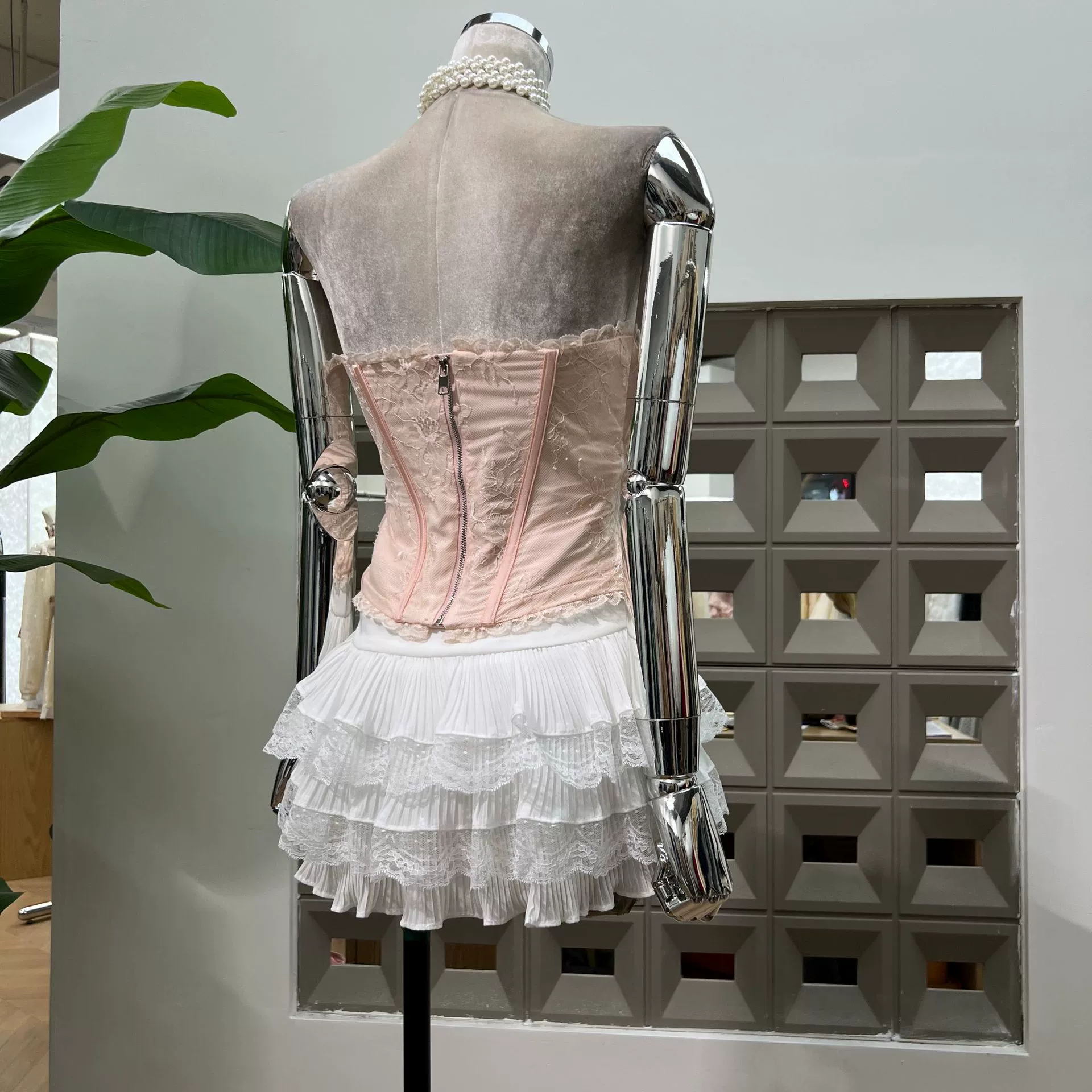 Sexy mini-skirt for princess, fitted brace, slip dress, belt, European style