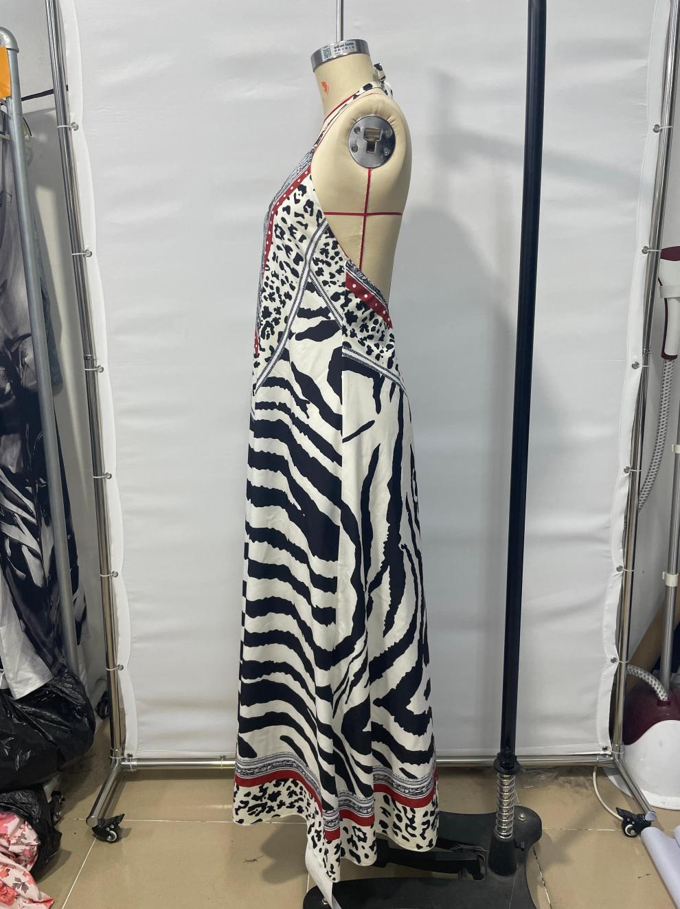 Halter Neck Neckline Regular Fit Fit Type Zebra Pattern Wholesale Women's Streetwear Zebra Holiday Halter Neck Sleeveless Strap Dress