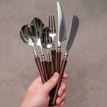 ţ�ŵ��������;����b�͹ŵ��治�P��u��ľС�U�������߼���