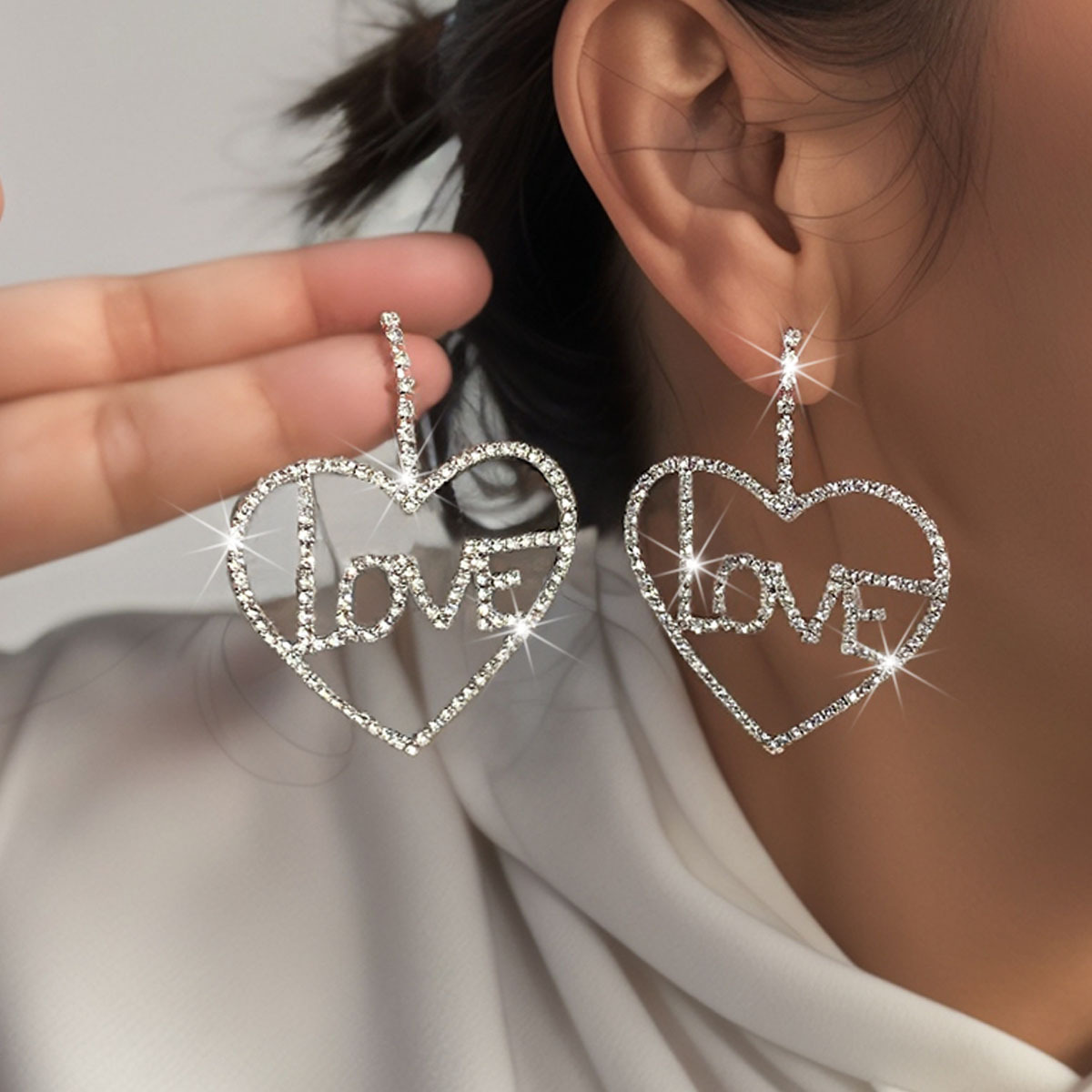 12g Weight 304 Stainless Steel Ear Needle Material 1 Pair Vintage Style Classic Style Love Heart Shape Plating Copper Rhinestones Drop Earrings