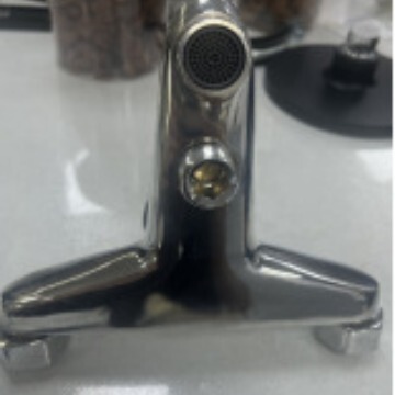 Shower faucet triple bathtub faucet hot and cold mixing valve faucet mixing shower faucet Shower faucet triple bathtub faucet hot and cold mixing valve faucet mixing shower faucet