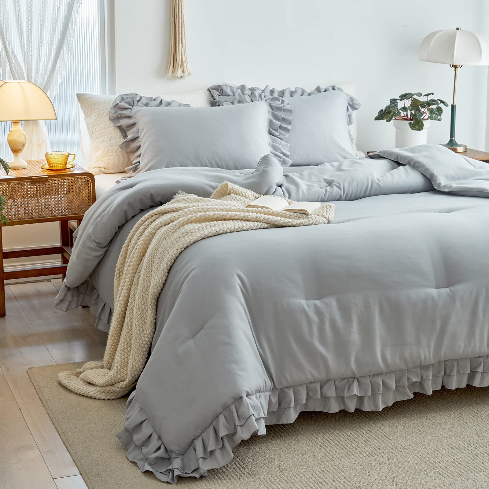 Grey Queen(1 Comforter + 2 Pil