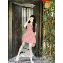 粉色无袖连衣裙甜美高级感夏季新款收腰显瘦气质背心裙