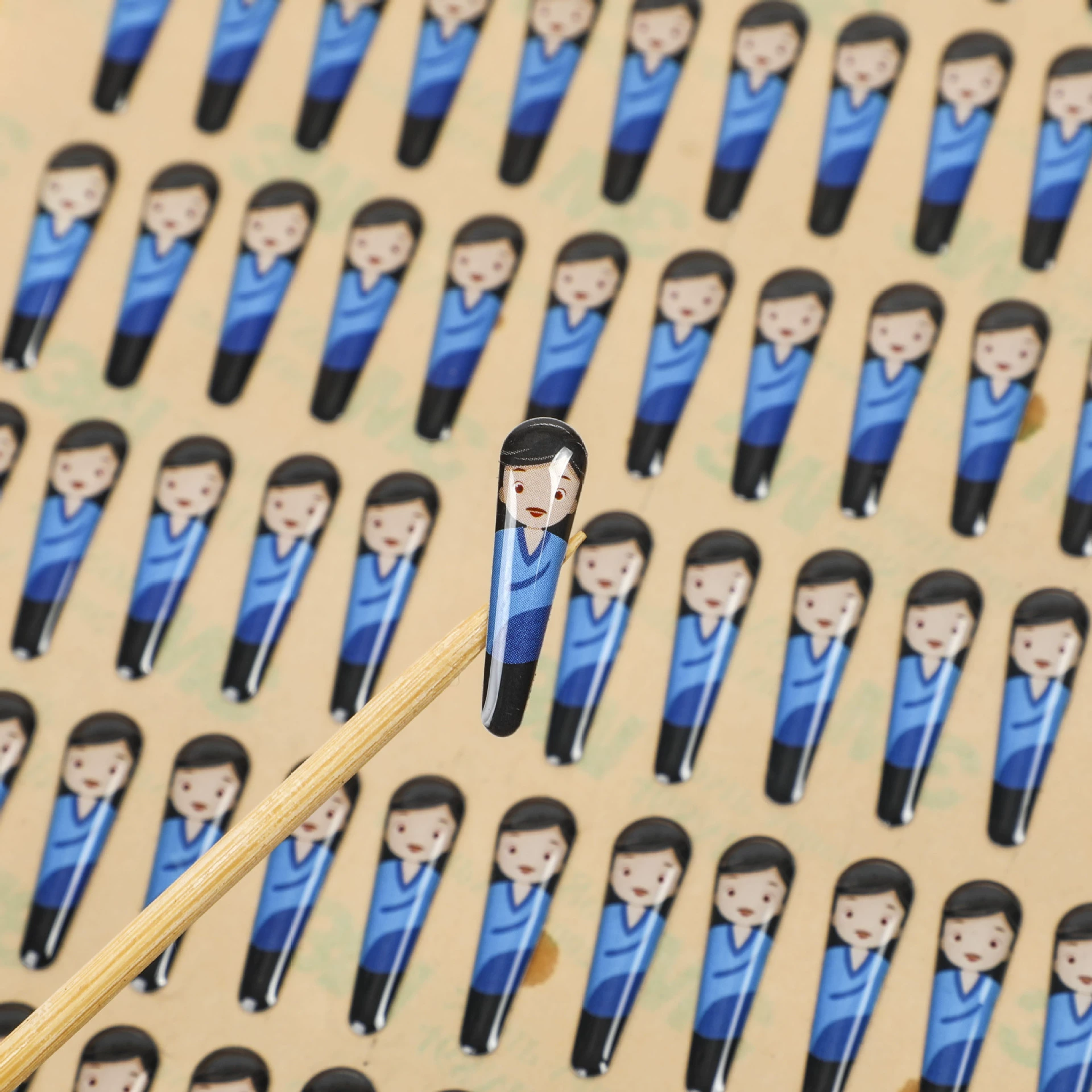 Индивидуальные клеевые палочки с логотипом, печатью на кристаллическом клею, этикетки и наклейки на заказ