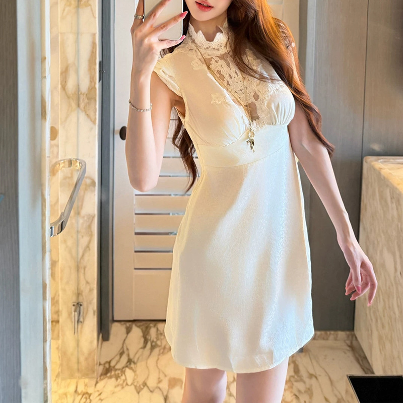 【Eton Beauty】 Flowing Jacquard Satin Dress with Matching Lace Pattern, Niche Design, Waist-Cinching and Slimming Effect