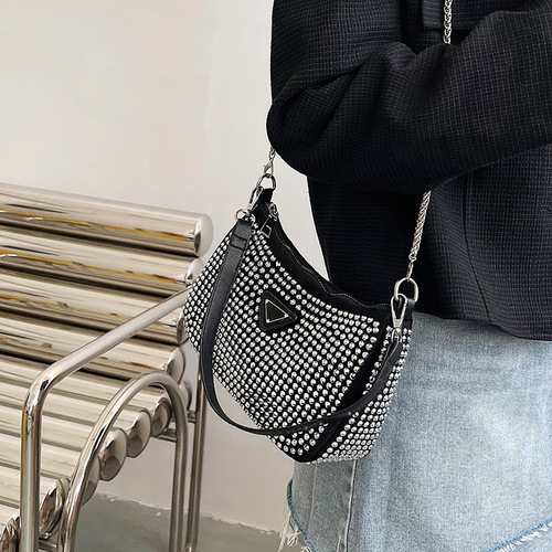 Diamond-embellished texture crossbody bag, new European and American minimalist versatile underarm bag with chain shoulder bag, stylish and casual women's bag