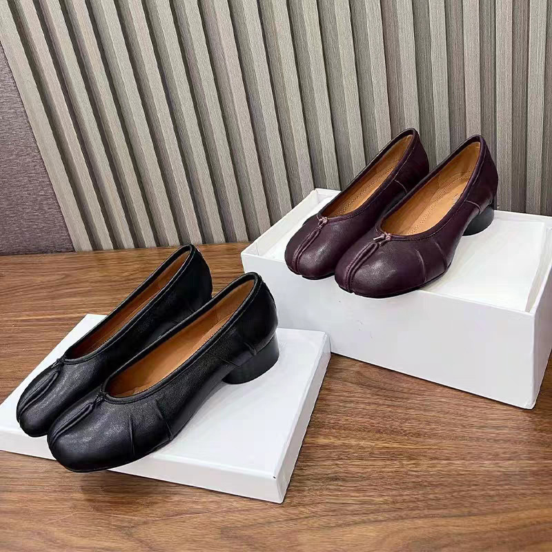 Unique Women's Split-Toe Pig Trotter Shoes 2025 Spring New Retro Ballet Slip-On Shallow Versatile Mid-Heel Single Shoes