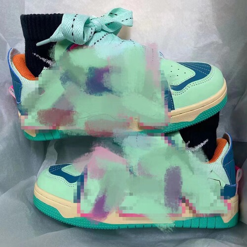 Item No. T159 New couple bread shoes for men and women ins national fashion high-end thick-soled casual versatile skateboard shoes for men