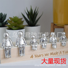 跨境新品10年家庭成员纪念品雕塑摆件家居树脂工艺品摆件雕塑装饰