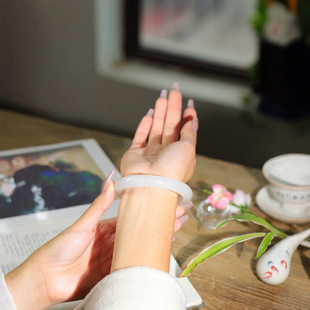 Jin Yu Tang Xinjiang Hetian Jade Boutique Hetian Jade White Jade Happy Eyebrows Bracelet Plum Blossom Beautiful Blooming Magpie