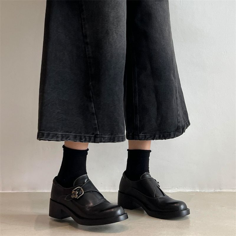 Botón de cinturón retro, zapatos de talón grueso Lefour, 2026 nuevo estilo británico universal, cabeza redonda, zapatos de cuero cómodos para mujeres