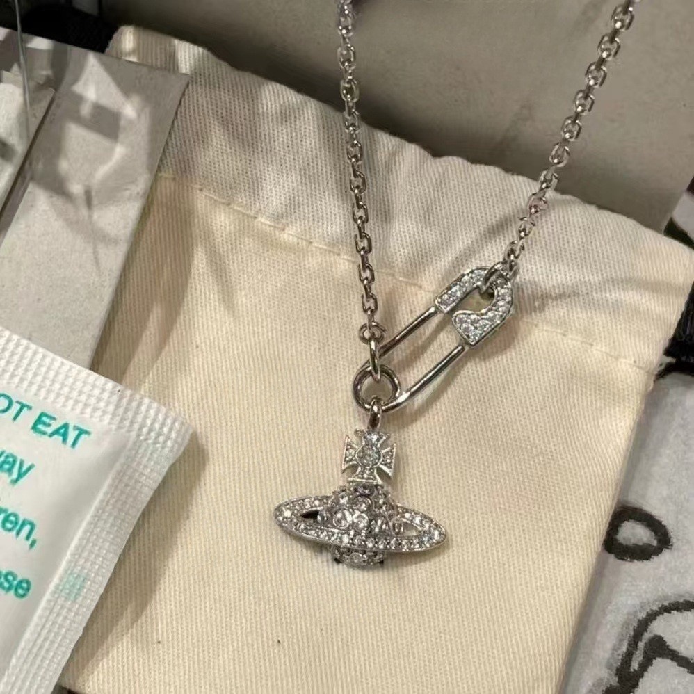 【キャビネットグレード品質】クイーンマザーの色褪せないフルダイヤモンドピンチェーン土星ネックレスレディースペーパークリップ鎖骨チェーントレンド