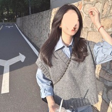 两件套装韩系简约领灰色短款毛衣背心针织衫马甲女+蓝色长袖衬衫