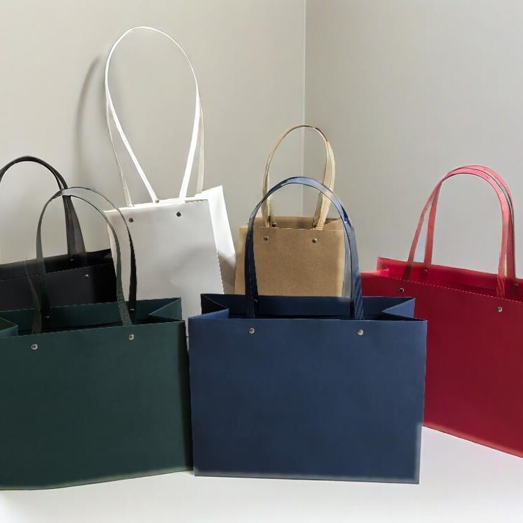 Rivet Paper Bag in stock Gift Paper Bag Garment Bag Gift Return Handbag Red Card Blue Card Green Card Bag Rivet Paper Bag in stock Gift Paper Bag Garment Bag Gift Return Handbag Red Card Blue Card Green Card Bag
