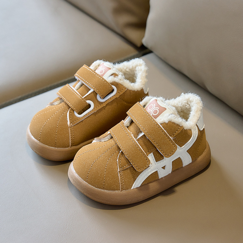 Zapatos de algodón para niños 2025 invierno coreano de piel esmerizada bebé de cordero y zapatos de skate de lana al por mayor