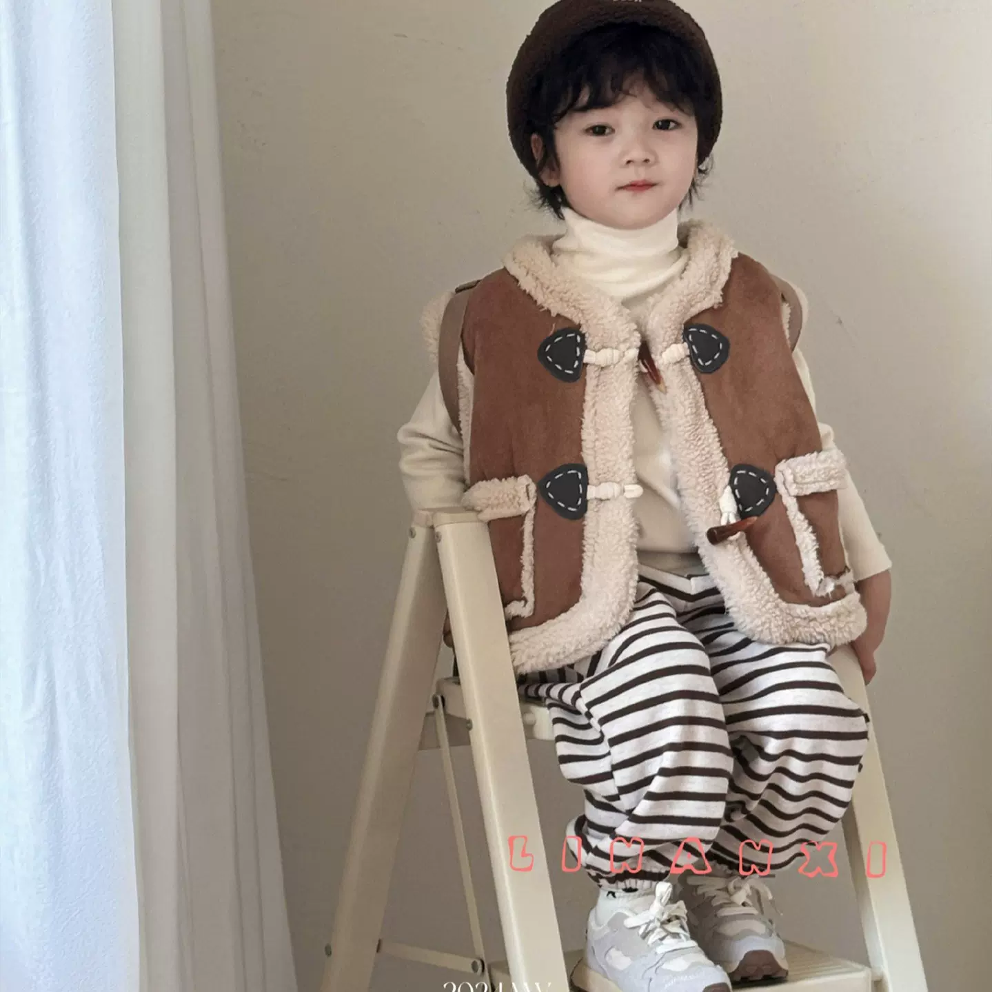 男女童麂皮一体羊羔毛马甲25年冬新宝宝百搭保暖牛角扣马甲82468