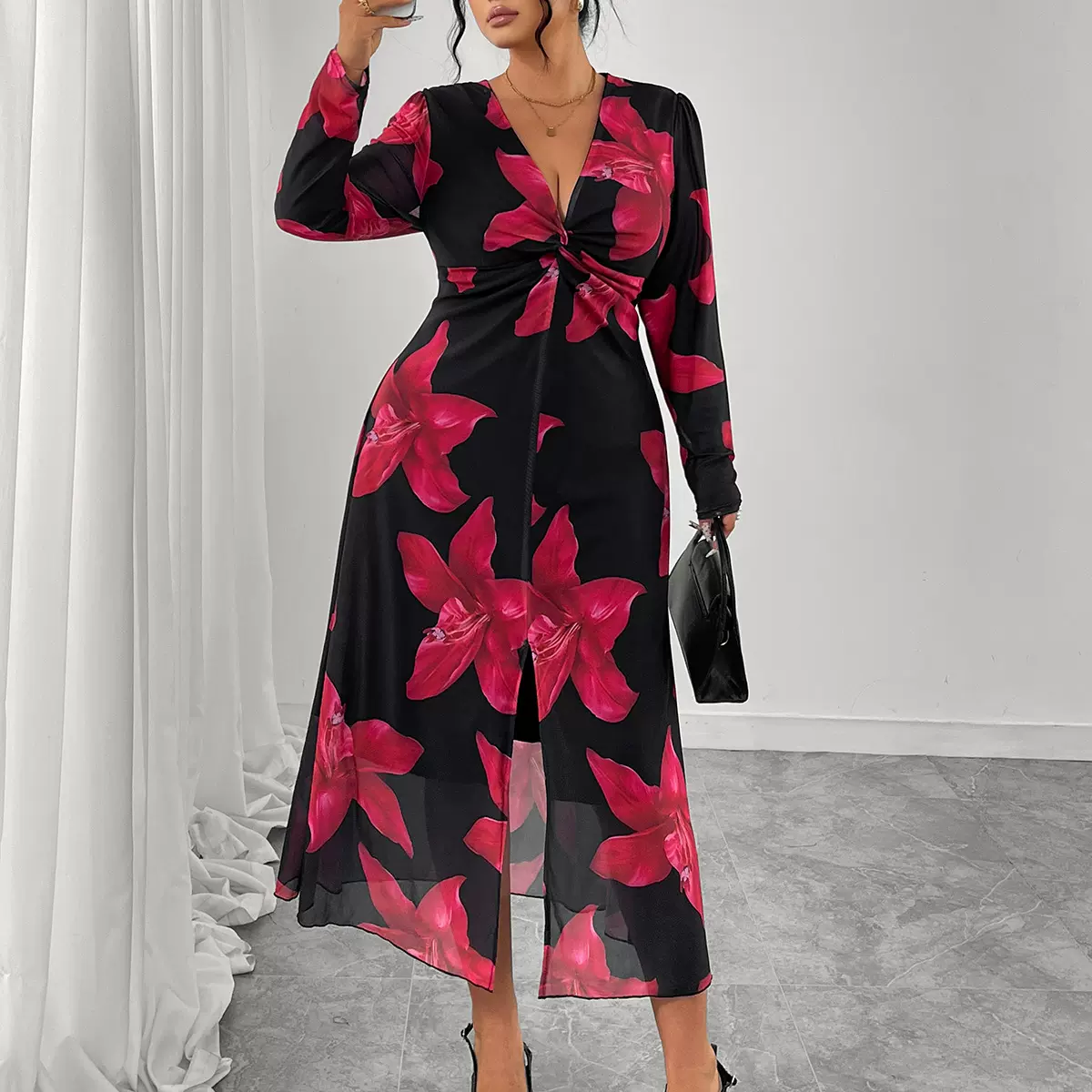 欧美碎花连衣裙新款夏季高级感大码胖mm裙子收腰显瘦法式V领长裙