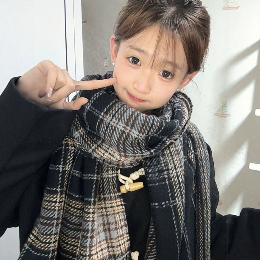 Nuova piccola sciarpa scozzese coreana fresca 2025 per tenersi al caldo in inverno, sciarpa universitaria carina e spessa, versatile per studenti_voghion.com