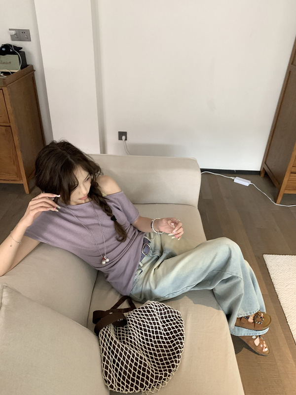 荒荒家 露肩短袖2025夏季新款斜肩设计小心机修身纯欲ins风T恤女|undefined