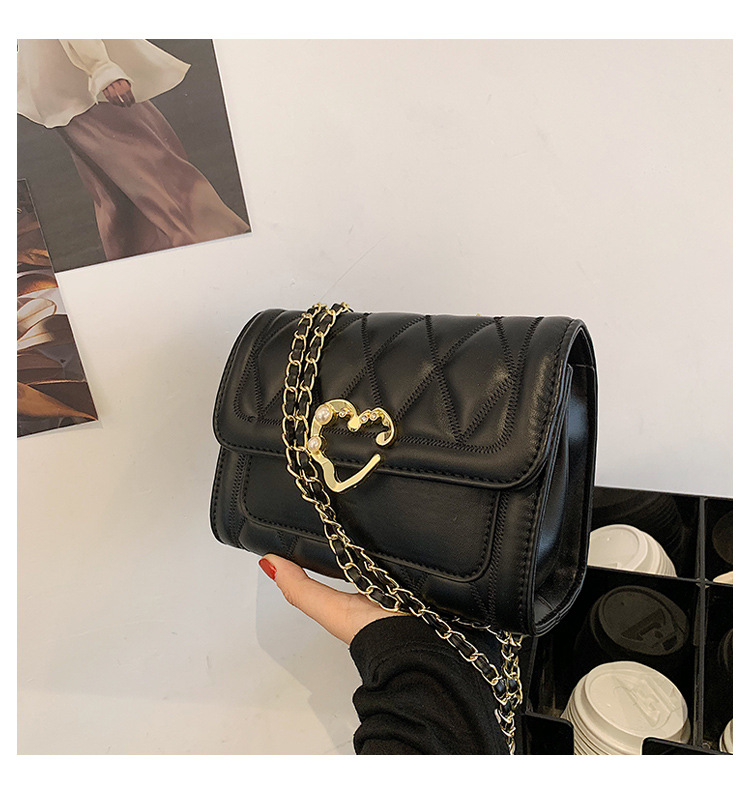 Wholesale Heart-shaped Buckle Messenger Shoulder Small Square Bag Nihaojewelry display picture 7