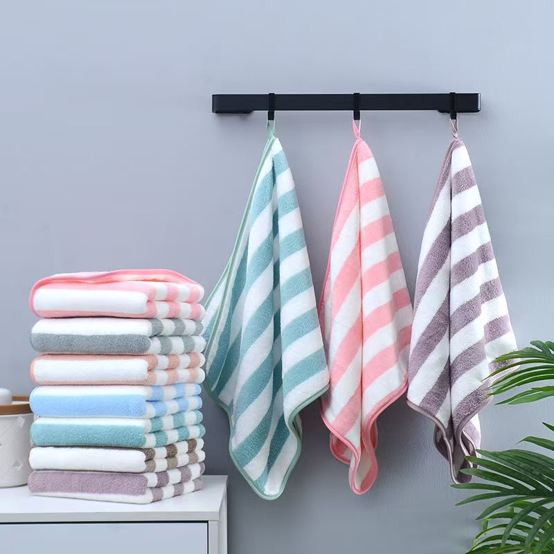 Thickened Bath Towel Absorbs Water, Quick-Drying and Does Not Shed Hair, High-End Bath Coral Velvet Adult Household Face Towel for Men and Women