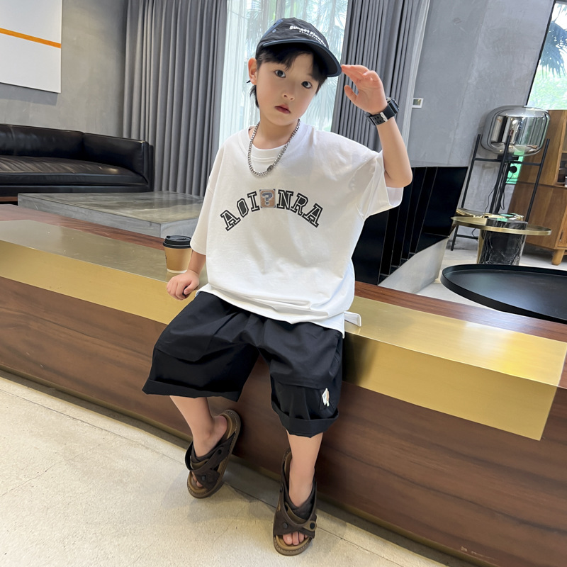 Outfit per ragazzi, stile da grandi ragazzi, 2024, nuovi pantaloncini estivi a maniche corte per bambini, set da due pezzi, alla moda, fresco e comodo_voghion.com