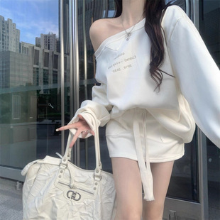 ���e�\�Ӄɼ����װ�ɫһ�ּ�ӡ���L���l��Ů�b�＾�lȹ����ȹ���b