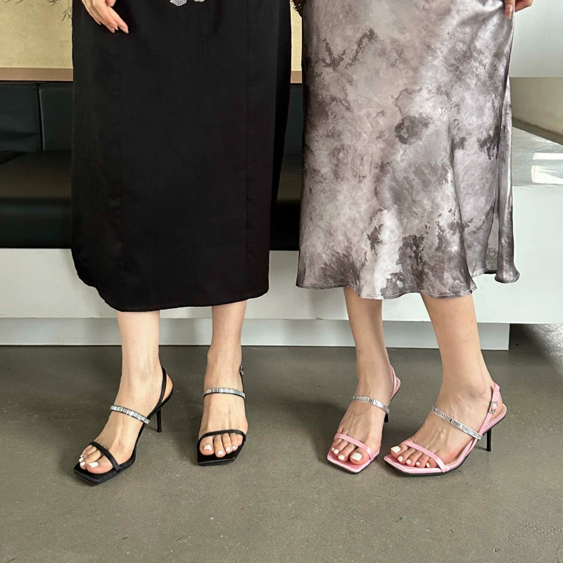 Босоножки на высоком каблуке, фееричные туфли, новинка лета 2025 года, французская ниша, стразы, элегантные римские туфли