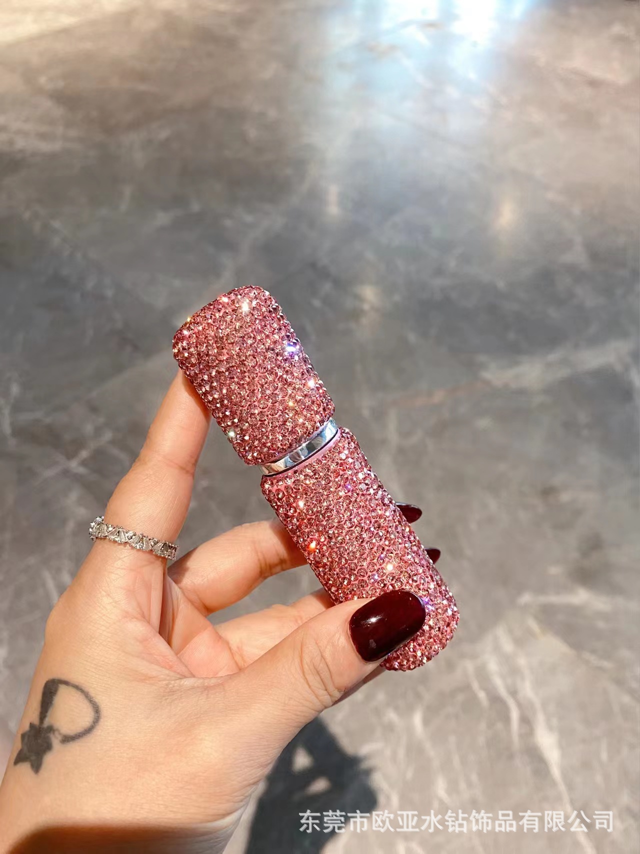 Luz de lujo de diamante incrustado sub-botella de viaje de lujo perfume portátil pequeña botella vacía Diamante incrustado mini regalo de alta gama regalo