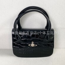 新款西太后鳄鱼纹手提包lisa同款牛皮邮差包小方包土星女士潮流