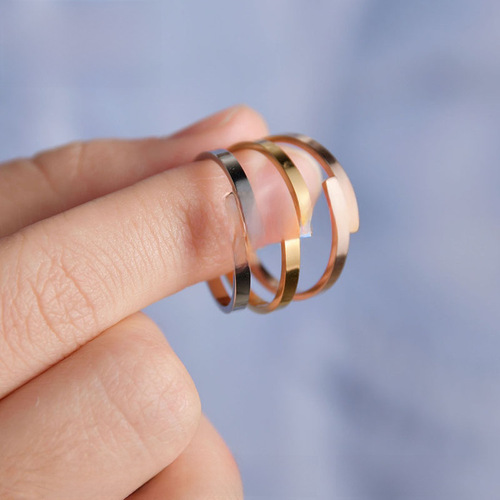 Elegant and Simple Polished Plain Band Titanium Steel Open Ring for Women, Hot Selling in Europe and America, Personality DIY Engraving, Adjustable Finger Size, Tail Ring