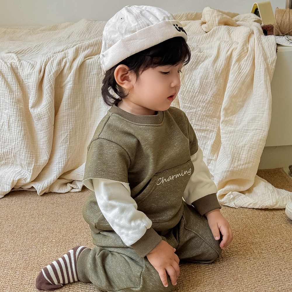 Traje para niños de estilo coreano otoño e invierno más terciopelo de dos piezas engrosado otoño e invierno estilo extranjero ropa exterior suéter para bebés pantalones ropa exterior