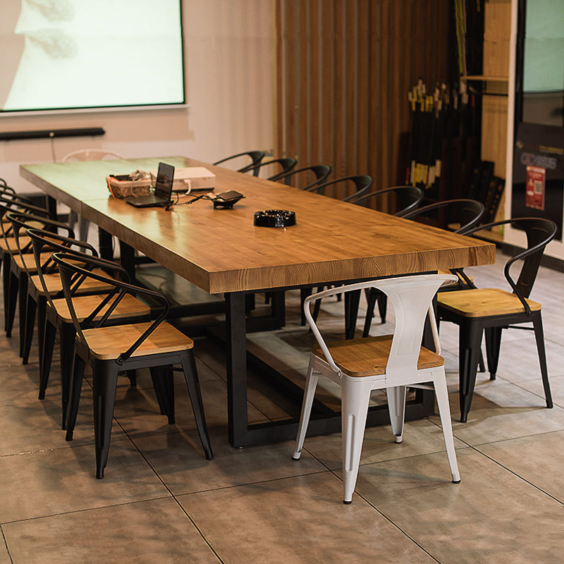 Mesa larga de madera maciza, mesa de oficina moderna y simple, mesa de mesa y silla, mesa de mesa de oficina de viento industrial y silla de negociación
