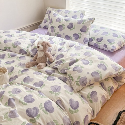 A-class double-layer quilt cover set with water-washed cotton, including four pieces: two pillowcases, one fitted sheet, and one duvet cover, suitable for student dormitories, with a bed skirt, 4-piece bedding set
