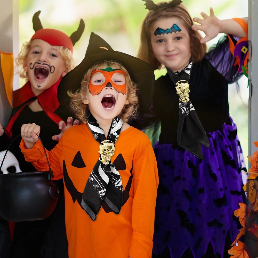 Pañuelo de Halloween de Amazon para niños y adultos, decoración para fiestas temáticas de fantasmas, corbata de poliéster, pajarita con calavera dorada.