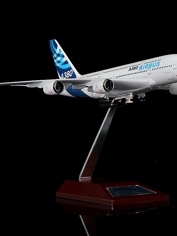 30cm Alloy Aircraft Model with Wheels Airbus A380 Original Aircraft Model Aircraft Model Ornaments Gift