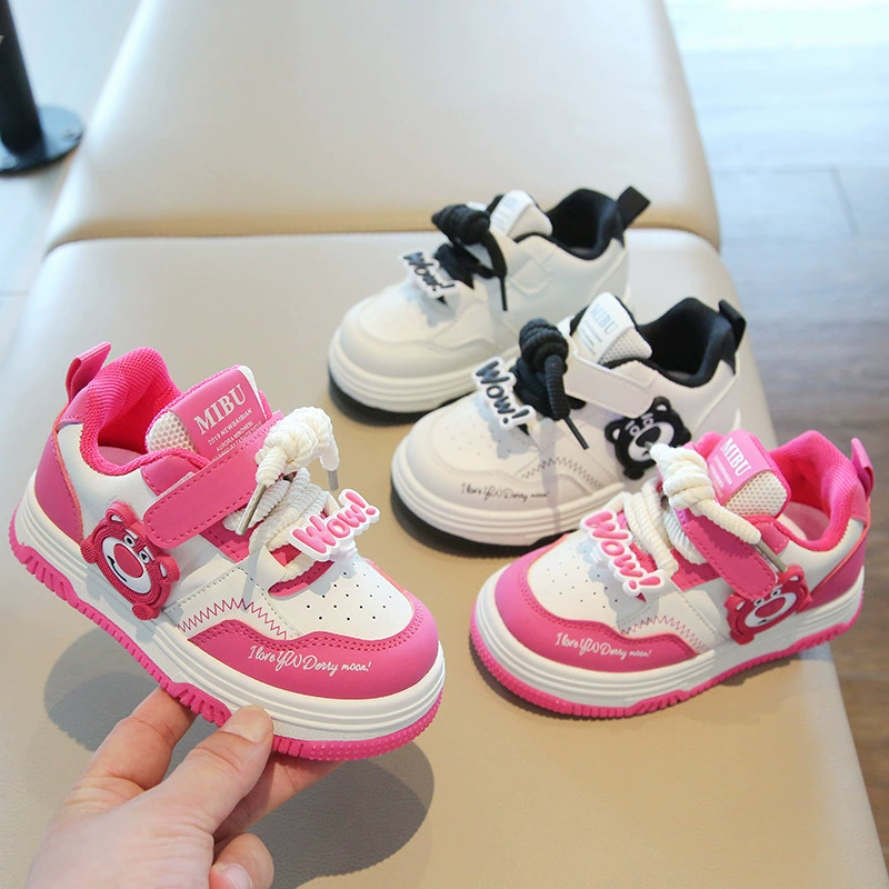 Детская спортивная обувь весна-осень 2025, белые кроссовки для девочек, мультяшные лёгкие кеды для мальчиков, мягкая подошва, детские туфли