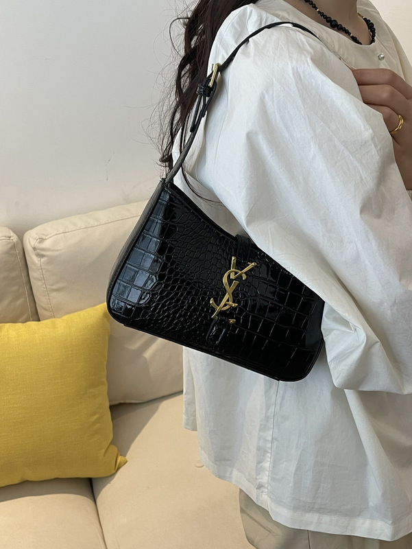 外国貿易ホットセールバッグ女性のワニ柄脇の下バッグニッチ多用途ポータブルショルダーバッグ秋と冬の新しい質感の女性のバッグ|undefined