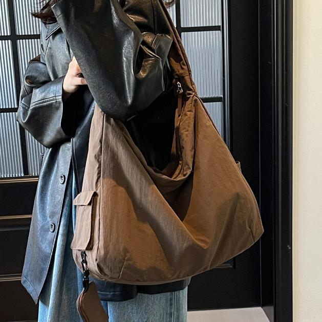 Cross-border best-selling, minimalist, casual, and relaxed-style large tote bag for women, 2026 new collection, lightweight, versatile, and suitable for commuting