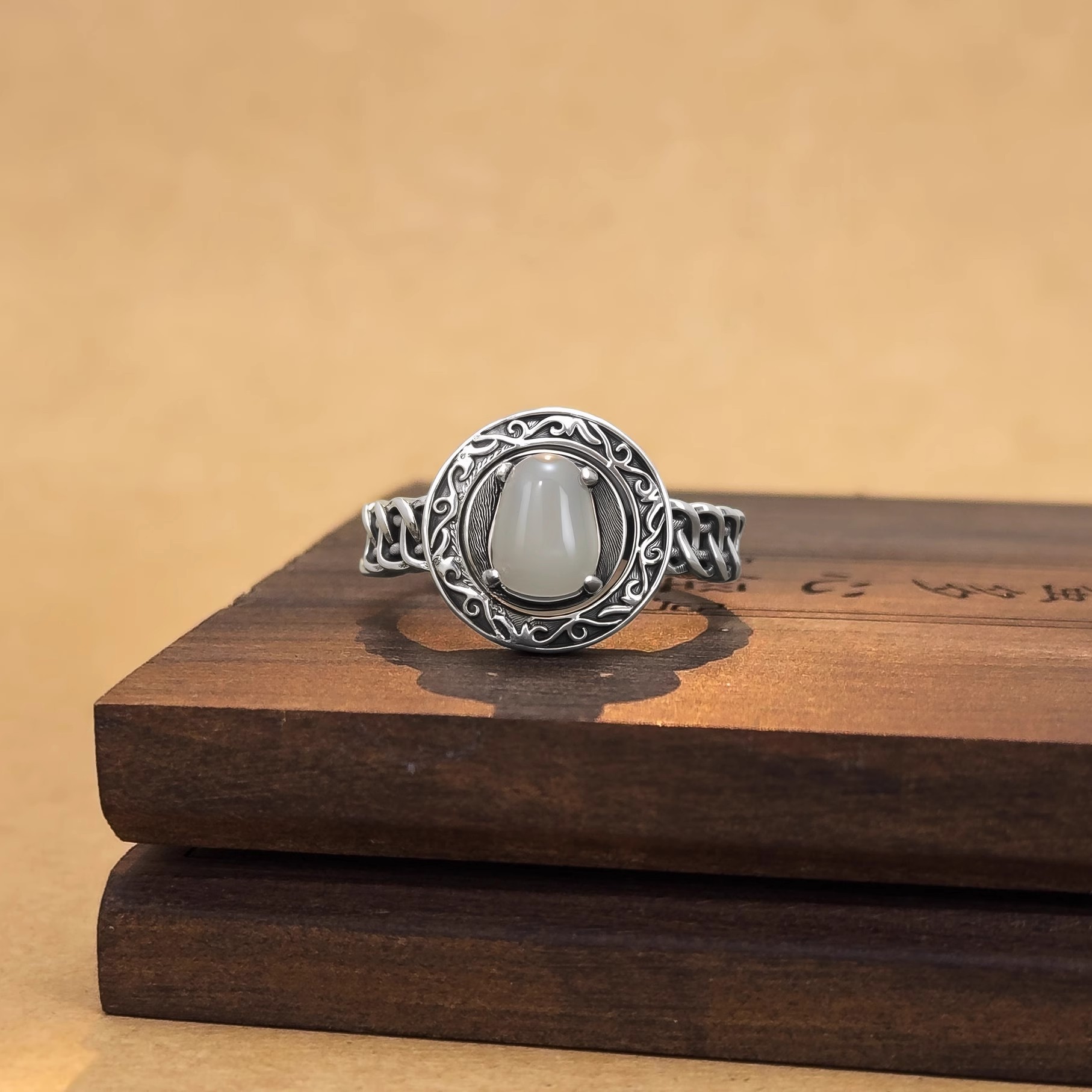 Vintage Egg-shaped Designer Ring Adjustable National Style_voghion.com